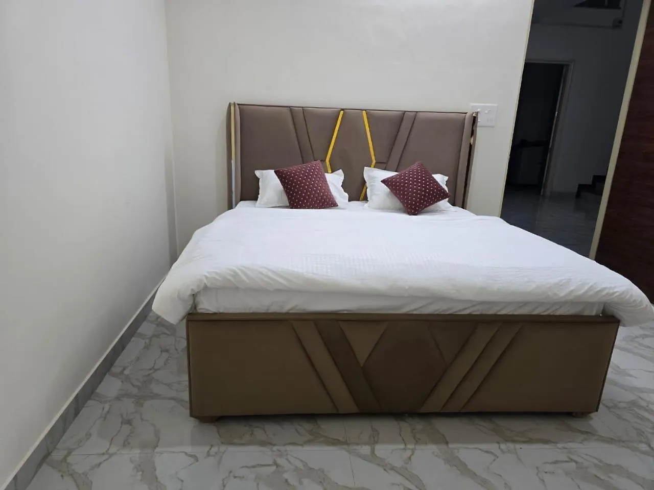 Royal Diamond Hotel & Guest House 바라나시 3*,  인도